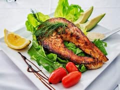 Salmon Fish: సాల్మన్ చేప కనిపిస్తే వదలకండి... అది తింటే మీ గుండె పదిలం