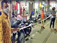 Traffic Challans: చాంతాడంత చలానా లిస్టు చూసి అవాక్కైన పోలీసులు... బైక్ పై 25 చలానాలు పెండింగ్