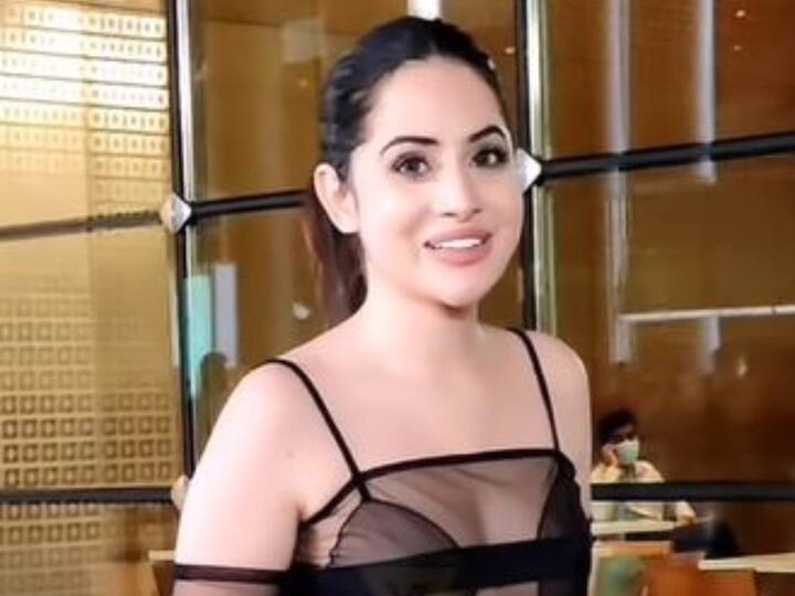 ਹਾਲ ਹੀ 'ਚ ਸੋਸ਼ਲ ਮੀਡੀਆ ਪੋਸਟ ਰਾਹੀਂ ਉਰਫੀ ਨੇ ਕਿਹਾ ਹੈ, 'ਕੀ ਤੁਸੀਂ ਜਾਣਦੇ ਹੋ ਕਿ ਮੈਂ ਕਿੰਨੀ ਵਾਰ ਫੇਲ ਹੋਈ ਹਾਂ? ਮੈਨੂੰ ਹੁਣ ਇਸ ਦੀ ਗਿਣਨੀ ਵੀ ਯਾਦ ਨਹੀਂ ਹੈ! ਮੈਨੂੰ ਕਈ ਵਾਰੀ ਮਹਿਸੂਸ ਹੁੰਦਾ ਸੀ ਕਿ ਇਹਨਾਂ ਮੁਸੀਬਤਾਂ ਤੋਂ ਬਚਣ ਦਾ ਇੱਕੋ ਇੱਕ ਰਸਤਾ ਹੈ ਆਪਣੀ ਜ਼ਿੰਦਗੀ ਨੂੰ ਖਤਮ ਕਰਨਾ। ਜੀ ਹਾਂ ਤੁਸੀਂ ਸਹੀ ਪੜ੍ਹਿਆ, ਉਰਫੀ ਦੇ ਦਿਲ ' ਇੱਕ ਸਮੇਂ ਸੁਸਾਈਡ ਕਰਨ ਦਾ ਖਿਆਲ ਆਇਆ ਸੀ।