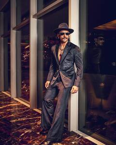 Ranveer Singh: रणवीरचा भन्नाट लूक पुन्हा एकदा चर्चेत; पाहा फोटो