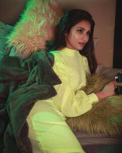 Actress induja : படுக்கையில் போஸ் கொடுத்து இதயத்தை இயங்கவிடாமல் செய்த இந்துஜா... அட்டகாச புகைப்படங்கள்!