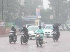 UP Weather and Pollution Report: यूपी में आज और कल बारिश के साथ-साथ गिरेंगे ओले, जहरीली हवा में थोड़ी कमी से सेहत को होंगे फायदे