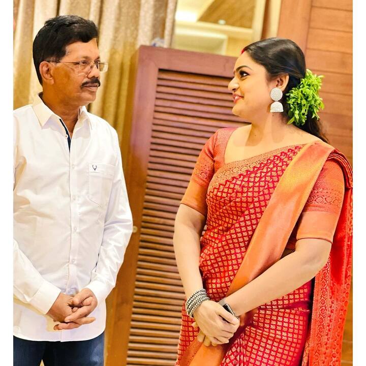 ప్రస్తుతం సీరియల్ ఆసక్తికరంగా నడుస్తోంది. అయితే షూటింగ్ టైమ్ లో సెట్లో యూనిట్ సభ్యులు చేసిన అల్లరిని ప్రేమీ తన ఇన్ స్టా అకౌంట్లో పోస్ట్ చేసింది.
