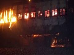 Fire in Kasganj-Farrukhabad Passenger Train: कासगंज-फर्रुखाबाद पैसेंजर ट्रेन में लगी आग, ड्राइवर और गार्ड की सूझ-बूझ से बची यात्रियों की जान