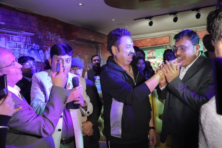 প্রত্য়েকবারের মত এবারও কলকাতায় এসে উচ্ছ্বসিত কুমার শানু।