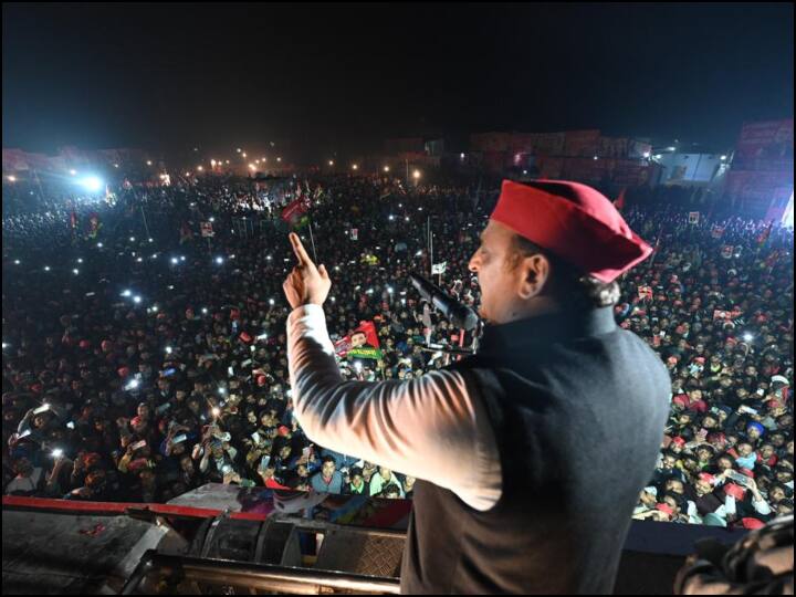 एबीपी न्यूज़ से खास बातचीत के दौरान भी अखिलेश यादव ने अमित शाह पर हमला किया.