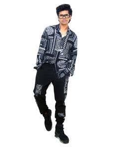 Siddharth jadhav : सिद्धार्थ जाधवच्या हटके लूकची सोशल मीडियावर हवा