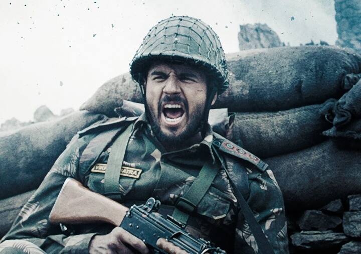 अभिनेता सिद्धार्थ मल्होत्रा (Sidharth Malhotra) की फिल्म 'शेरशाह' (Shershah) कारगिल युद्ध में शहीद कैप्टन विक्रम बत्रा की कहानी पर आधारित हैं.इस फिल्म को इस साल गूगल पर सबसे ज्यादा सर्च किया गया.