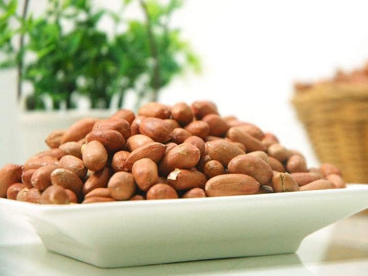 People with diabetes can also eat peanuts Groundnuts: మధుమేహం ఉన్న వాళ్లు కూడా వేరుశెనగ పలుకులు తినొచ్చు, ఎందుకంటే...