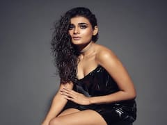 Shalini Pandey Photos: డ్రెస్సా.. ప్లాస్టిక్ కవరా.. నీకైనా క్లారిటీ ఉందా..