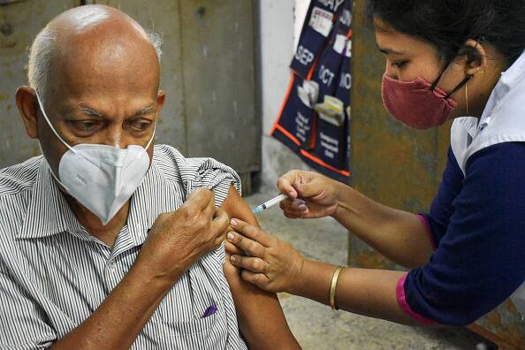 Senior Citizens Above 60 Years Not Required To Submit Doctor's Certificate For Precaution Dose, Says Govt Senior Citizens Not Required To Submit Doctor's Certificate For Precaution Dose, Says Govt
