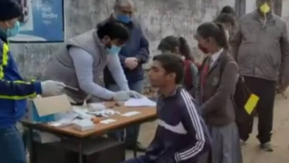 Yellow alert in Delhi over Omicron: what does it mean? | Master Stroke