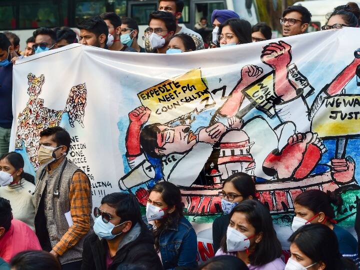 Doctor body calls for shutdown of healthcare institutions Delhi police registers FIR over protest Doctors Strike: विरोध मार्च पर पुलिस के एक्शन से नाराज दिल्ली के रेजिटेंड डॉक्टर, देशव्यापी स्वास्थ्य सेवाएं ठप करने की धमकी