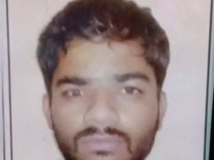 Indore News: मकान मालिक ने बेटे संग मिलकर कर दी किरायेदार की हत्या, सीसीटीवी कैमरे में वारदात कैद Indore Landlord and son attacked the tenant with knife, incident caught on CCTV camera ANN Indore News: मकान मालिक ने बेटे संग मिलकर कर दी किरायेदार की हत्या, सीसीटीवी कैमरे में वारदात कैद