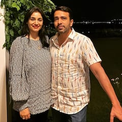 ये हैं Jayant Chaudhary की खूबसूरत वाइफ Charu Chaudhary, जीती हैं बेहद लग्जरी लाइफस्टाइल, देखें तस्वीरें