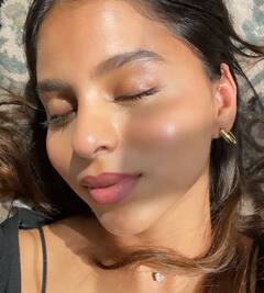 Suhana Khan Photos: सुहाना खान को डिस्टर्ब करने वाले लोग नहीं हैं पसंद, ग्लैमरस फोटो शेयर कर लिख डाली ये बात