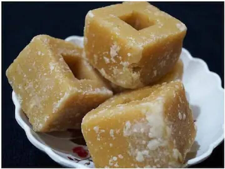 Kitchen Hacks of Jaggery follow these easy kitchen tips to use jaggery in cooking Kitchen Hacks: किचन में इन तरीकों से यूज करें गुड़, आपका काम हो जाएगा बेहद आसान