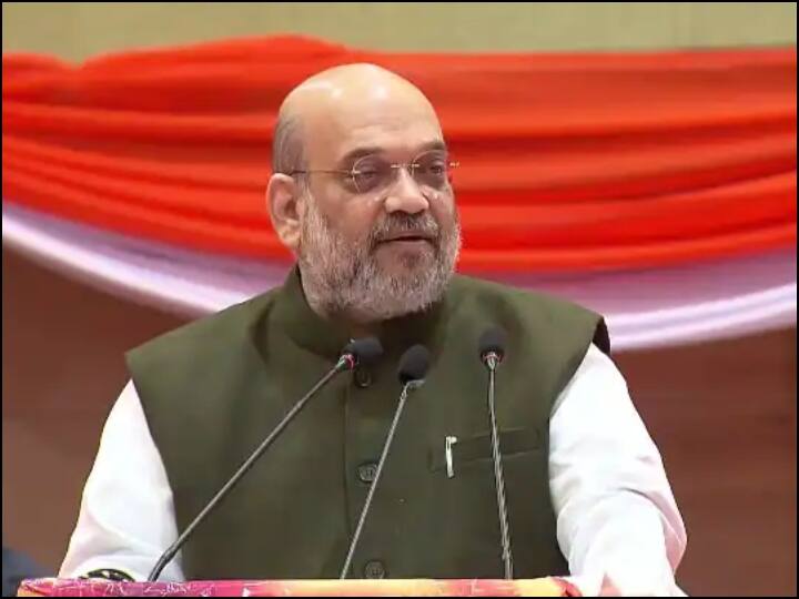 यूपी के हरदोई में एक जनसभा को संबोधित करते हुए बीजेपी नेता केंद्रीय गृह मंत्री अमित शाह ने एसपी के  ABCD का मतलब बताया. उन्होंने समाजवादी पार्टी पर निशाना साधते हुए कहा कि उसकी ‘एबीसीडी’ का मतलब ‘अपराध-आतंक, भाई-भतीजावाद, करप्‍शन और दंगा है.