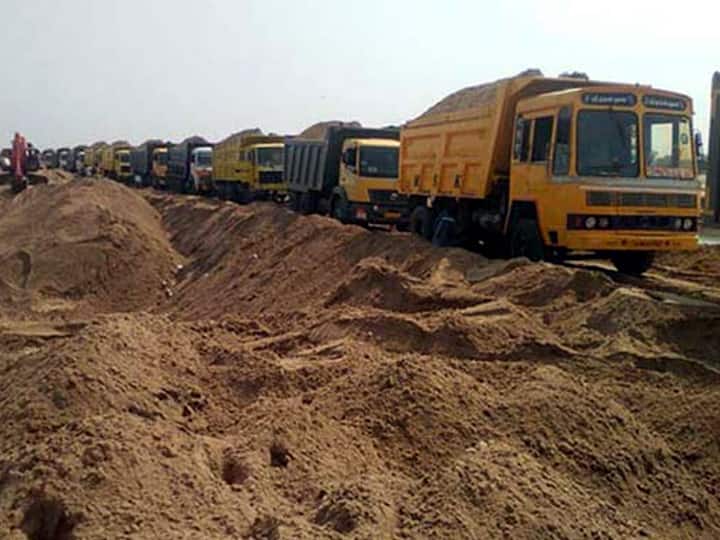 4 crore worth of mineral resources plundered. The fine has been reported to the Collector. தேனியில் ஆக்கிரமிக்கப்பட்ட அரசு நிலத்தில் கனிமவள கொள்ளை நடந்தது அம்பலம்