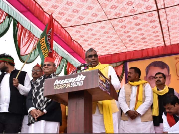 UP Election 2022 Ambedkar nagar Omprakash Rajbhar took a jibe at CM Yogi Adityanath ANN UP Election 2022: ओमप्रकाश राजभर का CM योगी पर तंज, कहा- बिरादरी देखकर करते हैं माफियाओं पर कार्रवाई