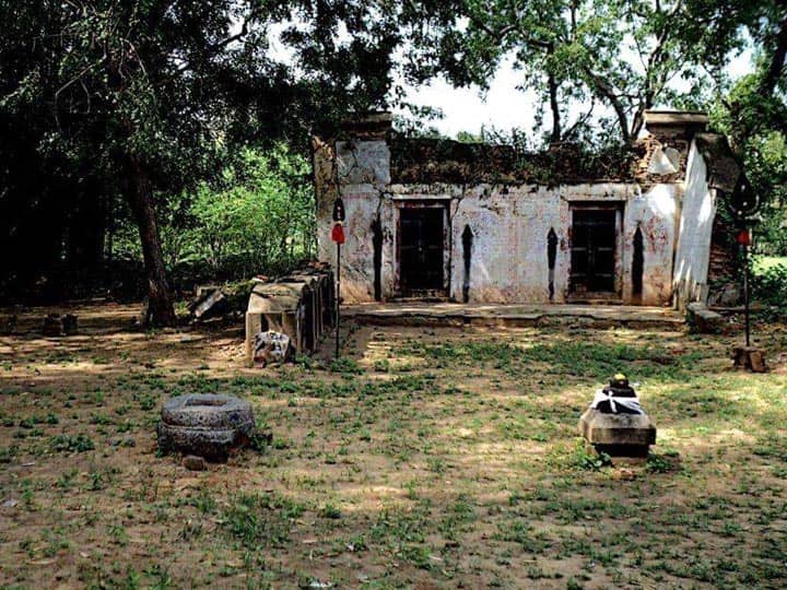 சிதிலமடைந்த ராஜராஜசோழனின் தாத்தா கட்டிய அய்யனார் கோயில் - கண்டுகொள்ளாத மத்திய, மாநில அரசுகள் Kumbakonam: Bhagwati Ayyanar Temple in THIRUPPURAMBIYAM area built by Vijayalaya Cholan - Public demand for renovation government சிதிலமடைந்த ராஜராஜசோழனின் தாத்தா கட்டிய அய்யனார் கோயில் - கண்டுகொள்ளாத மத்திய, மாநில அரசுகள்