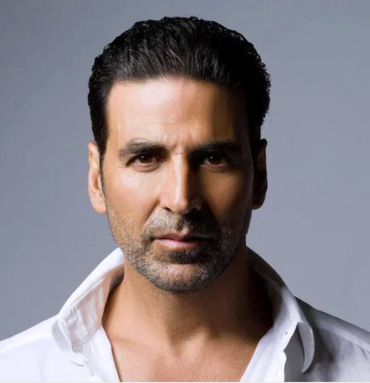 ਅਕਸ਼ੇ ਕੁਮਾਰ ਦਾ ਅਸਲੀ ਨਾਂ ਰਾਜੀਵ ਹਰੀ ਓਮ ਭਾਟੀਆ (Rajiv Hari Om Bhatia) ਸੀ। ਫਿਲਮ ਦੀਦਾਰ ਦੇ ਨਿਰਦੇਸ਼ਕ ਪ੍ਰਮੋਦ ਚੱਕਰਵਰਤੀ ਨੇ ਇਸ ਨਾਂ ਨੂੰ ਬਦਲ ਕੇ ਅਕਸ਼ੈ ਕੁਮਾਰ ਰੱਖ ਦਿੱਤਾ ਹੈ।