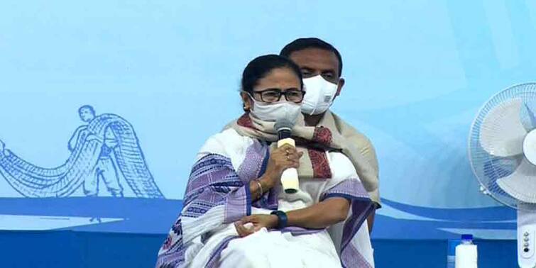 schools may close again if covid infection increases says the Chief Minister Mamata Banerjee Mamata Banerjee on School Close: সংক্রমণ বাড়লে ফের স্কুল বন্ধের ভাবনা, শিক্ষাসচিবকে পর্যালোচনার নির্দেশ মুখ্যমন্ত্রীর