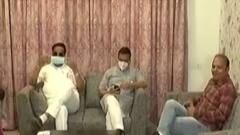 સી.આર.પાટીલની વડોદરા ખાતે સર્કિટ હાઉસમાં અધિકારીઓ સાથે મુલાકાત, જુઓ ગુજરાતી ન્યુઝ