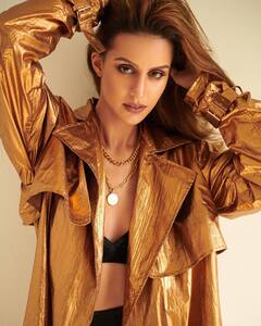 Larissa Bonesi Photos: ఎక్స్‌పోజింగ్లో తేజూ హీరోయిన్ తగ్గట్లేదుగా... ఇలా చూస్తే ఎవరికైనా మనసు చెదిరిపోదా