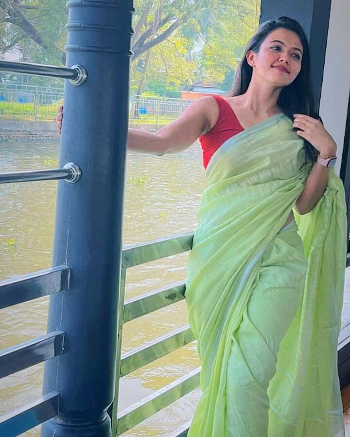 வேணாம்… உயிர் வேணாம்… உடல் வேணாம்… நிழல் வேணாம் அடி நீ மட்டும் தான்… வேணுன்டி…