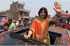 अखिलेश यादव की शादी में पहुंचे थे वीवीआईपी गेस्ट, अटल बिहारी वाजपेयी से लेकर दिलीप कुमार ने दी थी नवविवाहित जोड़ी को आशीर्वाद