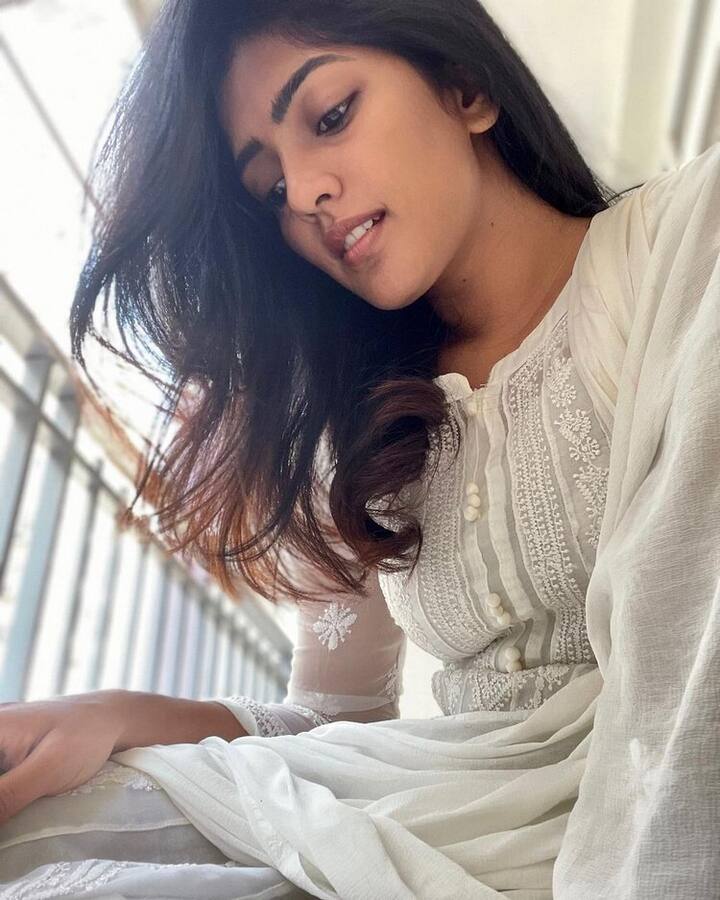 ఇదిలా ఉండగా.. ఈ బ్యూటీ సోషల్ మీడియాలో చాలా యాక్టివ్ గా ఉంటుంది.(Courtesy : Instagram)