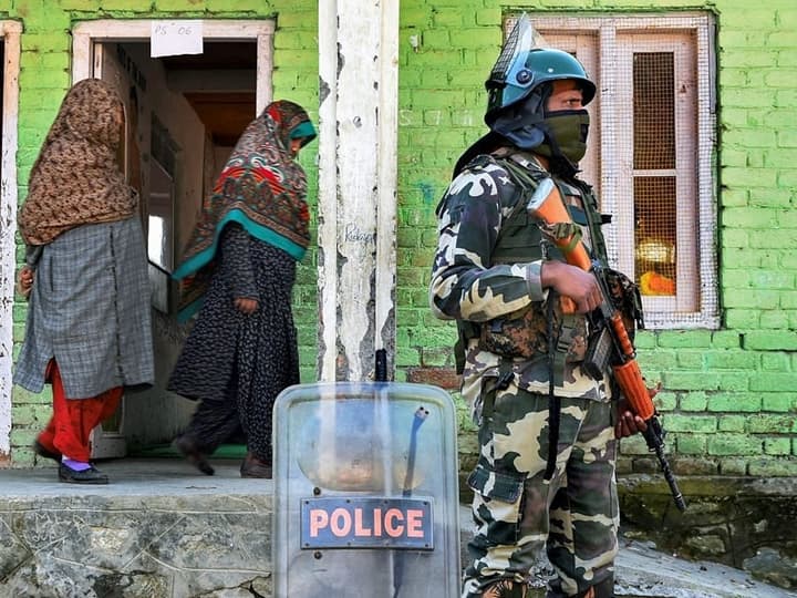 Terrorists Killed, Policeman Injured In Two Separate Encounters In Jammu & Kashmir Three Terrorists Killed, One Policeman Injured In Two Separate Encounters In Jammu & Kashmir