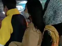 Gorakhpur News: स्कूटी पर दो लड़कियों को बैठाकर स्टंट कर रहा था युवक तभी पहुंची पुलिस, फिर....