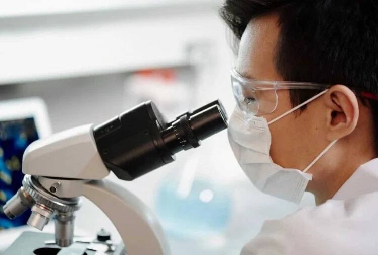 કોરોનાના ઓમિક્રોન વેરિયન્ટ જ નહી અન્યને પણ બેઅસર કરવામાં કારગર છે આ ટેકનિક, જાણો વિસ્તારથી Scientists Identified Antibodies That Neutralise Corona Variants, Block Omicron Variant Too કોરોનાના ઓમિક્રોન વેરિયન્ટ જ નહી અન્યને પણ બેઅસર કરવામાં કારગર છે આ ટેકનિક, જાણો વિસ્તારથી