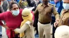 Ugly fight over mask in MP: Lady constable beats up woman with slipper