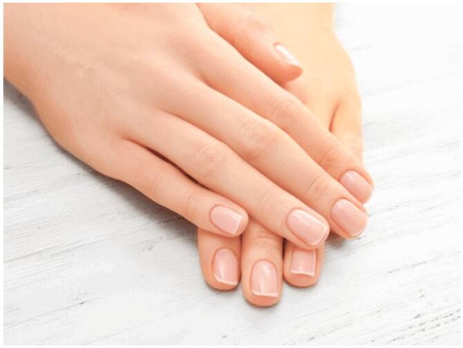 Your Finger Nails Color Shape And Textures Says About Your Health Condition | Health Tips: नाखूनों का रंग बदलना या सफेद और पीली लाइन पड़ना इन बीमारियों का हो सकता है संकेत Your Finger Nails Color Shape And Textures Says About Your Health Condition | Health Tips: नाखूनों का रंग बदलना या सफेद और पीली लाइन पड़ना इन बीमारियों का हो सकता है संकेत
