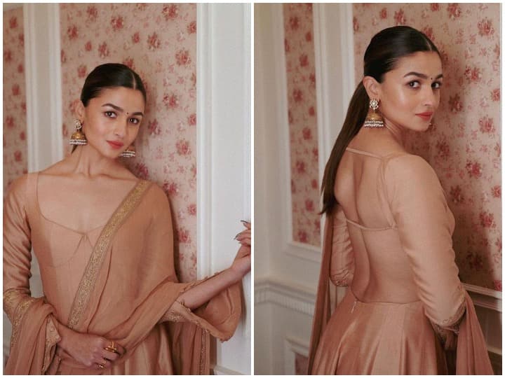 Bollywood Actress Alia Bhatt Latest Beautiful Photos Goes Viral On Internet  See Here | Alia Bhatt Latest Photoshoot: बैकलेस गोल्डन ड्रेस में दिखा आलिया  भट्ट का खूबसूरत ट्रेडिशनल अवतार ...