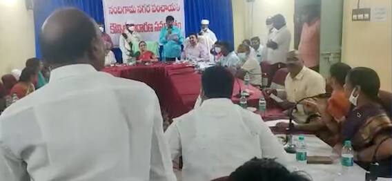 అక్రమకట్టడాలు,కూల్చివేతలపై అధికార, విపక్షనేతల మాటల యుద్ధం