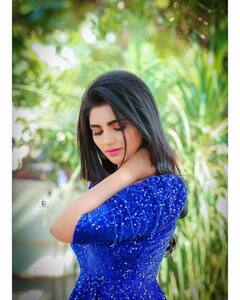 Jabardasth Varsha Latest Photos: నీలిరంగు గౌనులో ఆడ నెమలిలా అందాల వర్ష..