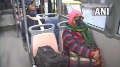 Omicron News: दिल्ली में Yellow Alert के बाद कैसा है मेट्रो और बस का हाल, सामने आई हैं ये तस्वीरें