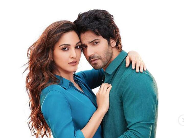 Varun Dhawan – Kiara Advani: हाल ही में वरुण धवन और कियारा आडवाणी ने जुग जुग जीयो फिल्म की शूटिंग पूरी की है. जिसमें पहली बार वरुण और कियारा साथ में काम करने जा रहे हैं. (फोटो – सोशल मीडिया)