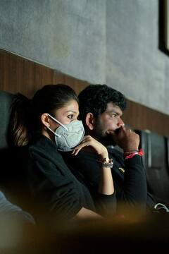 VigneshShivan and Nayanthara | ராக்கி பார்க்க ஜோடியாக வந்த நயன் - விக்னேஷ் சிவன்!