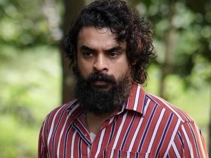 Tovino Thomas says he called off a few movies after working with confused director almost Tovino Thomas: ‛திரும்ப நடிக்கணுமானு யோசிக்க வைச்சுட்டாங்க’ -மின்னல் முரளி ‘ டோவினோ தாமஸ்’ ஆதங்கம்!