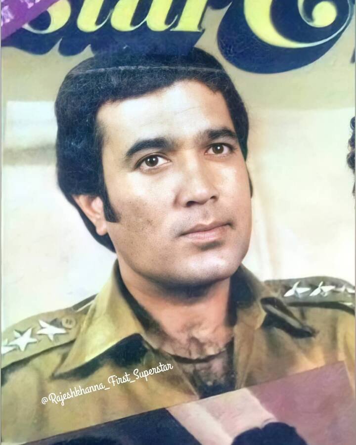 राजेश खन्ना यांचे चाहते अक्षरश: वेडे होते. त्यांची गाडी ज्या रस्त्यावरुन जायची, त्या रस्त्यावरची धूळ मुली सिंदूर म्हणून लावत असे. (photo:rajeshkhanna_first_superstar/ig)
