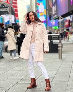 Hina Khan Vacation: ब्वायफ्रेंड Rocky Jaiswal संग न्यूयॉर्क पहुंचीं हिना खान, शहर की सड़कों पर दिखाया कातिलाना अंदाज़