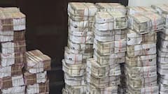 Kanpur Raid: Whose 'pawn' is Piyush Jain? | Bharat Ki Baat (29 Dec 2021)