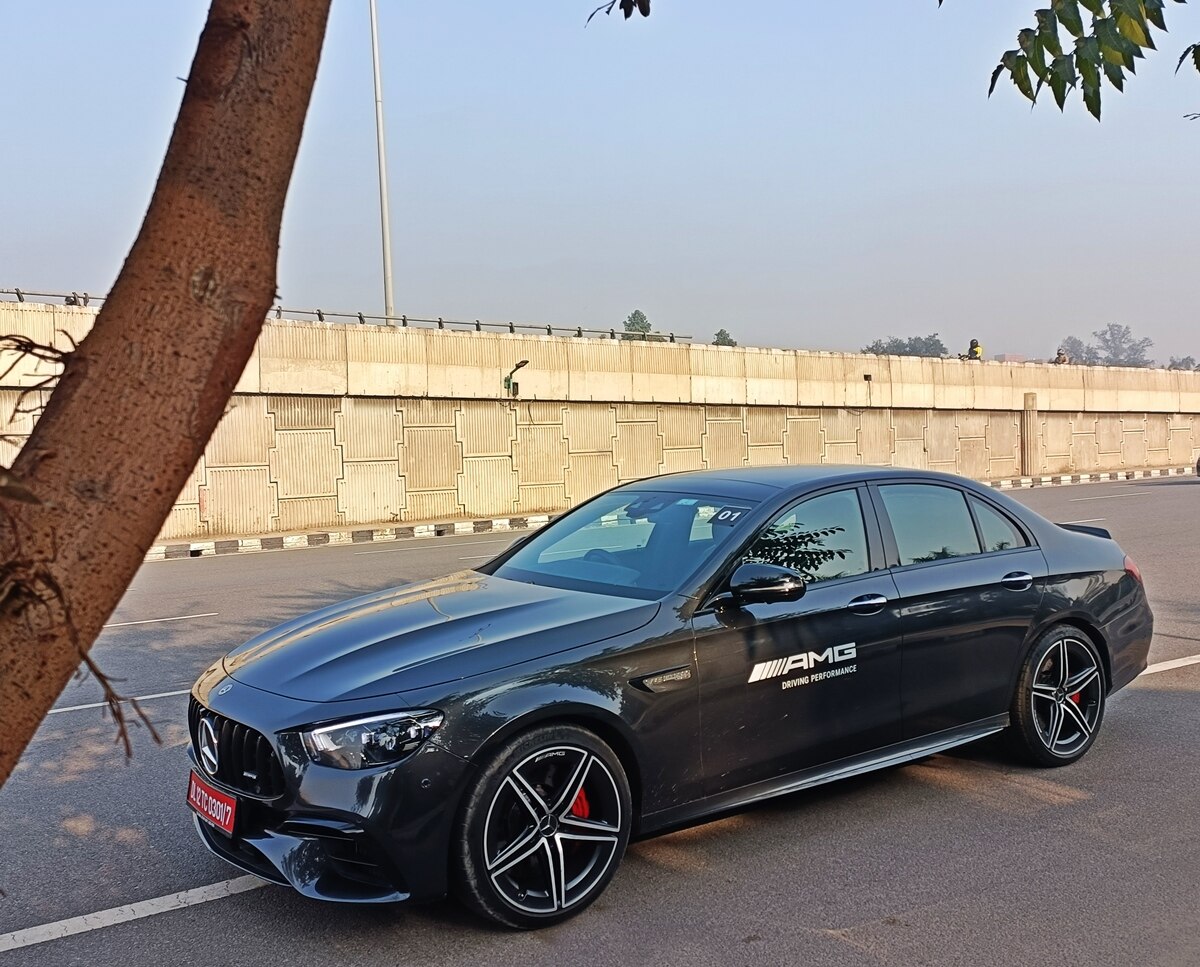 Fastest sedan India:  ১.৭ কোটি টাকা দাম, লাক্সারির সঙ্গে সুপারকারের সব গুণ এই গাড়িতে