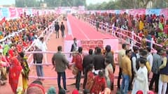 Priyanka Gandhi फिरोजाबाद में करेंगी 'महिला संवाद', हजारों की संख्या में जुटीं महिलाएं