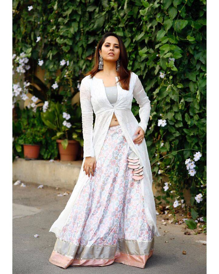 தொட ...தொட... தொடமாட்டேன்... தொட்ட... நானும்... விடமாட்டேன்...